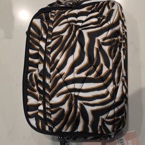 Lug Roundabout XL In Zebra Sand Nwt
